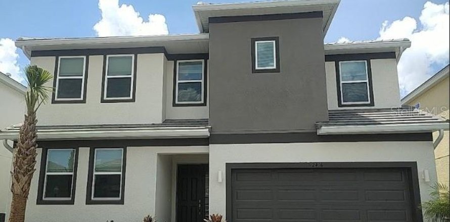 House in Kissimmee, Florida 12 bedrooms, 466.37 sq.m. № 1254478