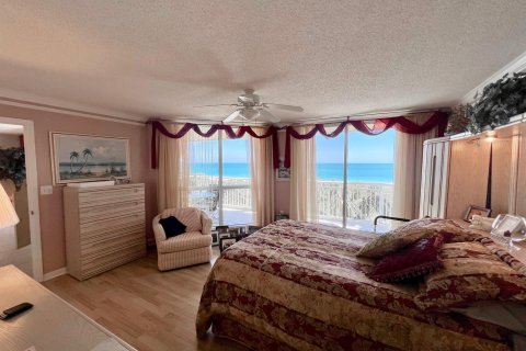 Condo in Hutchinson Island South, Florida, 3 bedrooms  № 1101980 - photo 28