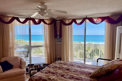 Condo in Hutchinson Island South, Florida, 3 bedrooms  № 1101980 - photo 27