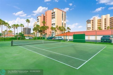 Condo in Hutchinson Island South, Florida, 3 bedrooms  № 1101980 - photo 1