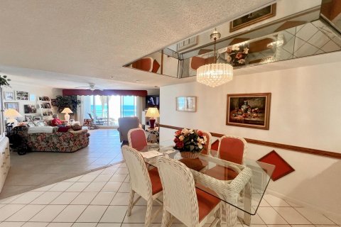 Condo in Hutchinson Island South, Florida, 3 bedrooms  № 1101980 - photo 19