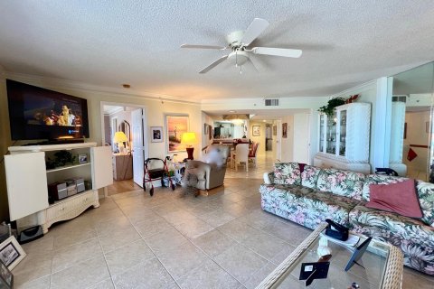 Condo in Hutchinson Island South, Florida, 3 bedrooms  № 1101980 - photo 4