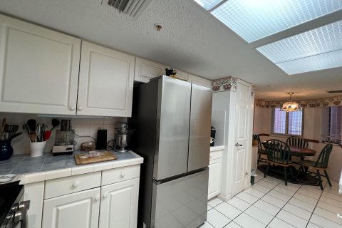 Condo in Hutchinson Island South, Florida, 3 bedrooms  № 1101980 - photo 15