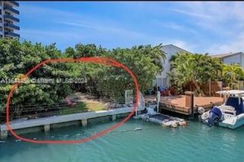 Terreno en venta en Miami Beach, Florida № 1327879 - foto 1