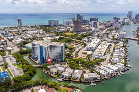 Terreno en venta en Miami Beach, Florida № 1327879 - foto 4