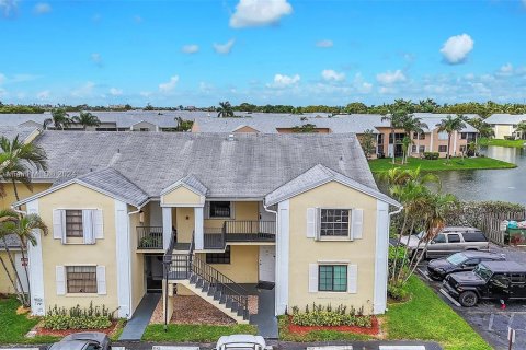 Copropriété à louer à Homestead, Floride: 3 chambres, 111.02 m2 № 1327880 - photo 2