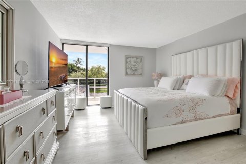 Condo in Aventura, Florida, 2 bedrooms  № 1404526 - photo 3