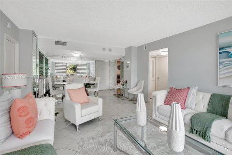 Copropriété à vendre à Aventura, Floride: 2 chambres, 101.45 m2 № 1404526 - photo 14