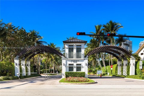 Villa ou maison à vendre à Golden Beach, Floride: 6 chambres, 452.34 m2 № 868238 - photo 16