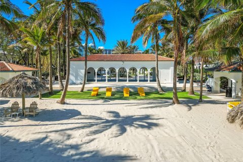Villa ou maison à vendre à Golden Beach, Floride: 6 chambres, 452.34 m2 № 868238 - photo 12