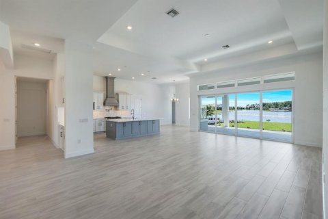 House in Naples, Florida 4 bedrooms, 413.97 sq.m. № 1113714 - photo 8