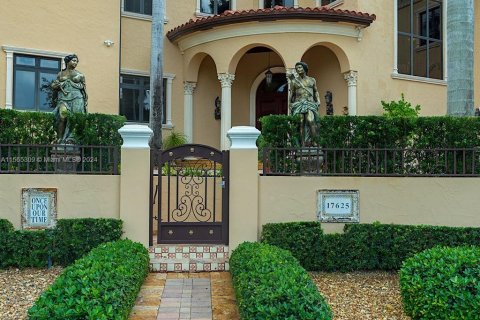Casa en venta en Palmetto Bay, Florida, 7 dormitorios, 627.09 m2 № 1101594 - foto 3