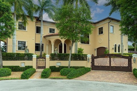 Villa ou maison à vendre à Palmetto Bay, Floride: 7 chambres, 627.09 m2 № 1101594 - photo 2