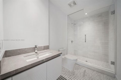 Купить кондоминиум в Майами, Флорида 2 спальни, 218.04м2, № 935178 - фото 25