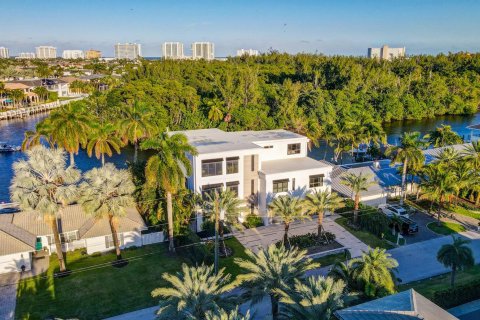Villa ou maison à vendre à Deerfield Beach, Floride: 8 chambres, 692.12 m2 № 964001 - photo 15