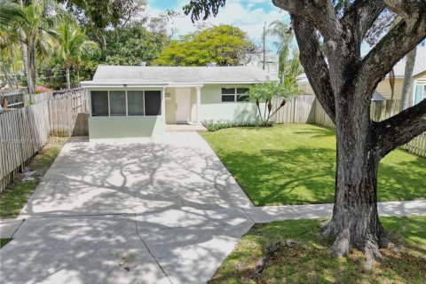 Villa ou maison à vendre à West Palm Beach, Floride: 3 chambres, 109.44 m2 № 1118334 - photo 1