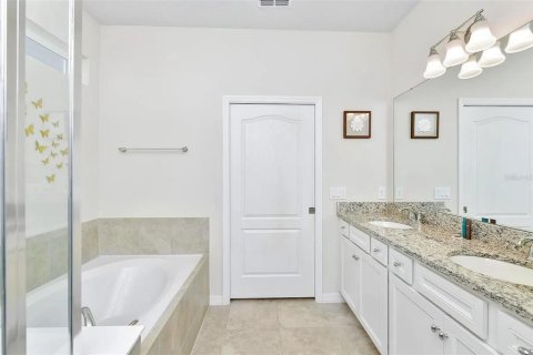 Casa en venta en Davenport, Florida, 7 dormitorios, 293.01 m2 № 1315096 - foto 10