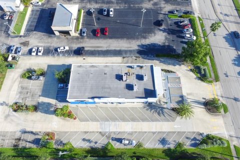 Immobilier commercial à vendre à Punta Gorda, Floride: 604.89 m2 № 733341 - photo 4