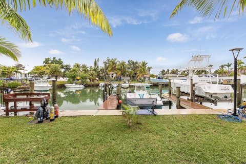 Villa ou maison à louer à Miami, Floride: 4 chambres, 250.93 m2 № 1364163 - photo 2