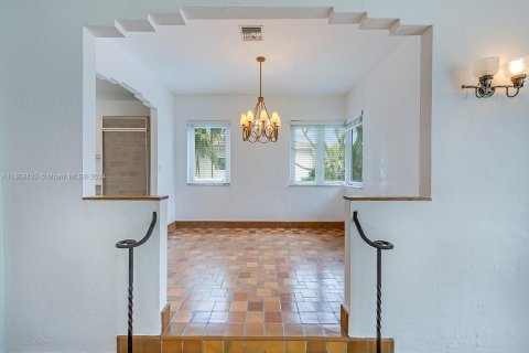 Villa ou maison à louer à Miami, Floride: 4 chambres, 250.93 m2 № 1364163 - photo 3