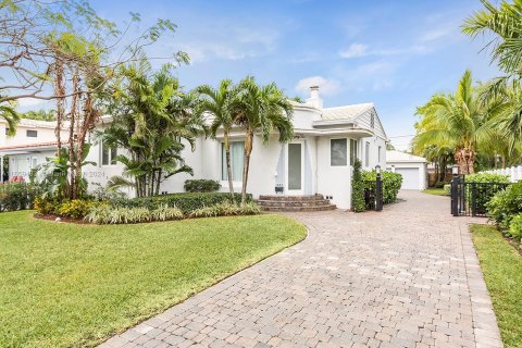 Villa ou maison à louer à Miami, Floride: 4 chambres, 250.93 m2 № 1364163 - photo 1