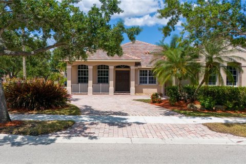 Villa ou maison à vendre à Weston, Floride: 4 chambres, 248.42 m2 № 1364161 - photo 1