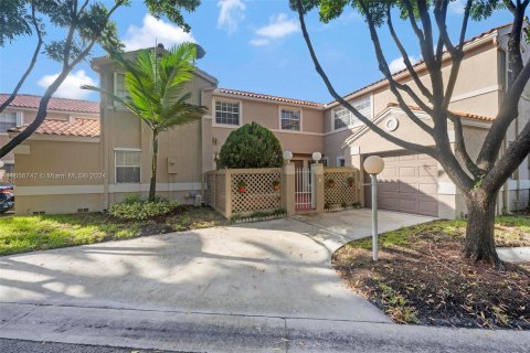 Townhouse in Cooper City, Florida 3 bedrooms, 154.78 sq.m. № 1364138 - photo 1