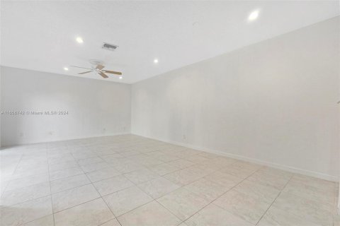 Touwnhouse à vendre à Cooper City, Floride: 3 chambres, 154.78 m2 № 1364138 - photo 5