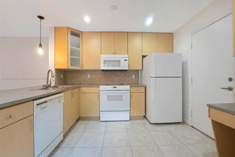 Townhouse in Cooper City, Florida 3 bedrooms, 154.78 sq.m. № 1364138 - photo 7