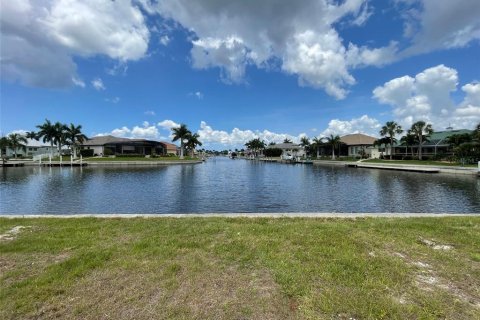 Terreno en venta en Punta Gorda, Florida № 1169606 - foto 1