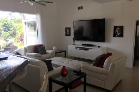 Casa en venta en Fort Lauderdale, Florida, 4 dormitorios, 312.89 m2 № 1118052 - foto 27