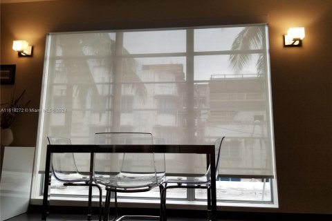 Copropriété à vendre à Miami Beach, Floride: 2 chambres, 83.7 m2 № 1239556 - photo 2