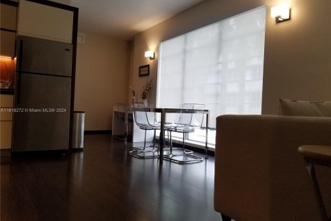 Condominio en venta en Miami Beach, Florida, 2 dormitorios, 83.7 m2 № 1239556 - foto 4