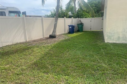 Casa en venta en Miami Gardens, Florida, 4 dormitorios, 153.47 m2 № 1330783 - foto 13