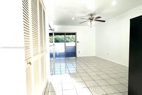 Casa en venta en Miami, Florida, 3 dormitorios, 113.81 m2 № 1330785 - foto 2