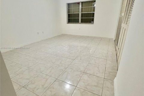 Casa en venta en Miami, Florida, 3 dormitorios, 113.81 m2 № 1330785 - foto 16