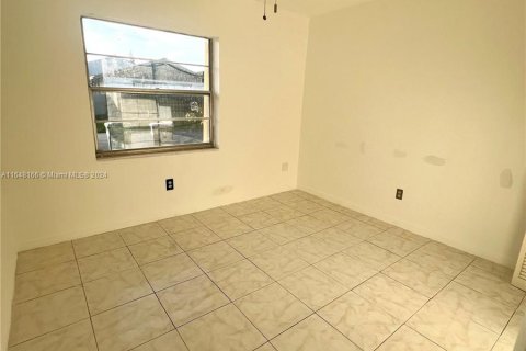 Casa en venta en Miami, Florida, 3 dormitorios, 113.81 m2 № 1330785 - foto 14