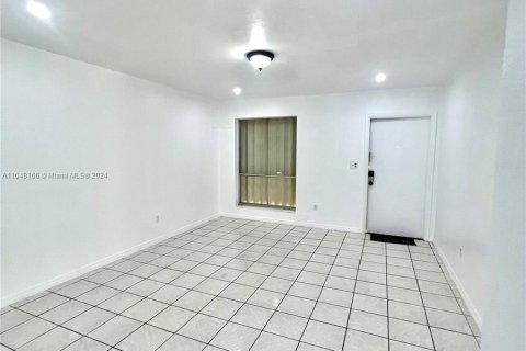 Casa en venta en Miami, Florida, 3 dormitorios, 113.81 m2 № 1330785 - foto 3