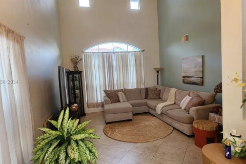 House in Pembroke Pines, Florida 4 bedrooms, 205.87 sq.m. № 1321628 - photo 3