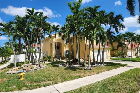 House in Pembroke Pines, Florida 4 bedrooms, 205.87 sq.m. № 1321628 - photo 7