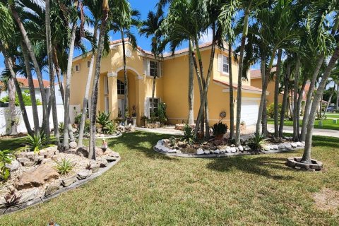 House in Pembroke Pines, Florida 4 bedrooms, 205.87 sq.m. № 1321628 - photo 6