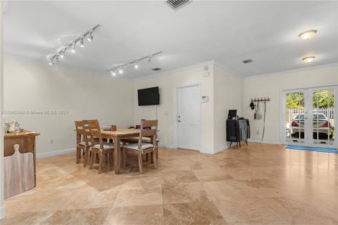 Immobilier commercial à vendre à Miami, Floride: 446.67 m2 № 1321629 - photo 5