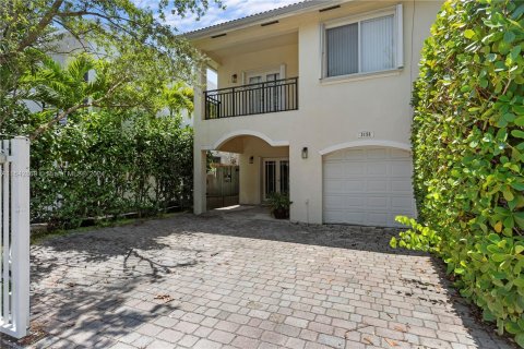 Immobilier commercial à vendre à Miami, Floride: 446.67 m2 № 1321629 - photo 2