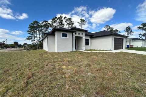 Casa en venta en Lehigh Acres, Florida, 3 dormitorios, 154.78 m2 № 1101746 - foto 1