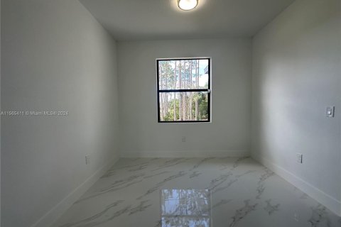 Casa en venta en Lehigh Acres, Florida, 3 dormitorios, 154.78 m2 № 1101746 - foto 7