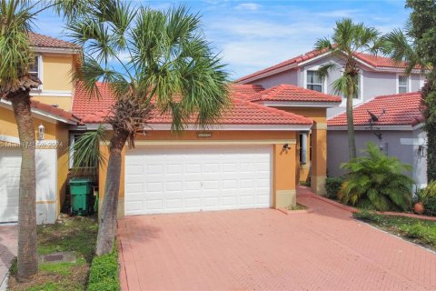 Touwnhouse à vendre à Miami, Floride: 3 chambres, 167.04 m2 № 1362763 - photo 27