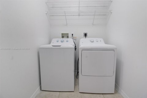 Townhouse in Miami, Florida 3 bedrooms, 167.04 sq.m. № 1362763 - photo 22