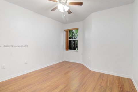 Townhouse in Miami, Florida 3 bedrooms, 167.04 sq.m. № 1362763 - photo 19