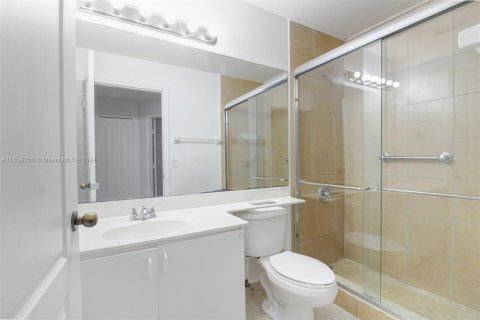 Townhouse in Miami, Florida 3 bedrooms, 167.04 sq.m. № 1362763 - photo 21