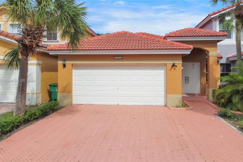 Adosado en venta en Miami, Florida, 3 dormitorios, 167.04 m2 № 1362763 - foto 1